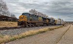 CSX 5390 leads the M276.